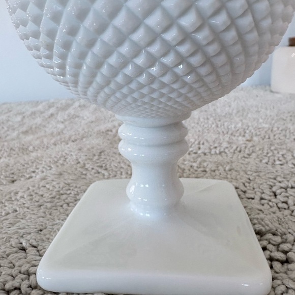 VINTAGE Milk Glass Ball Vase Westmoreland Ivy English Hobnail Pedestal NO FLAWS! - Picture 13 of 14